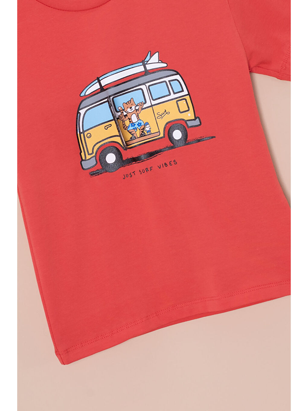 Kahverengi Kiremit Araba Baskılı Nakış Detaylı Erkek Çocuk Bisiklet Yaka Tişört 20954-1