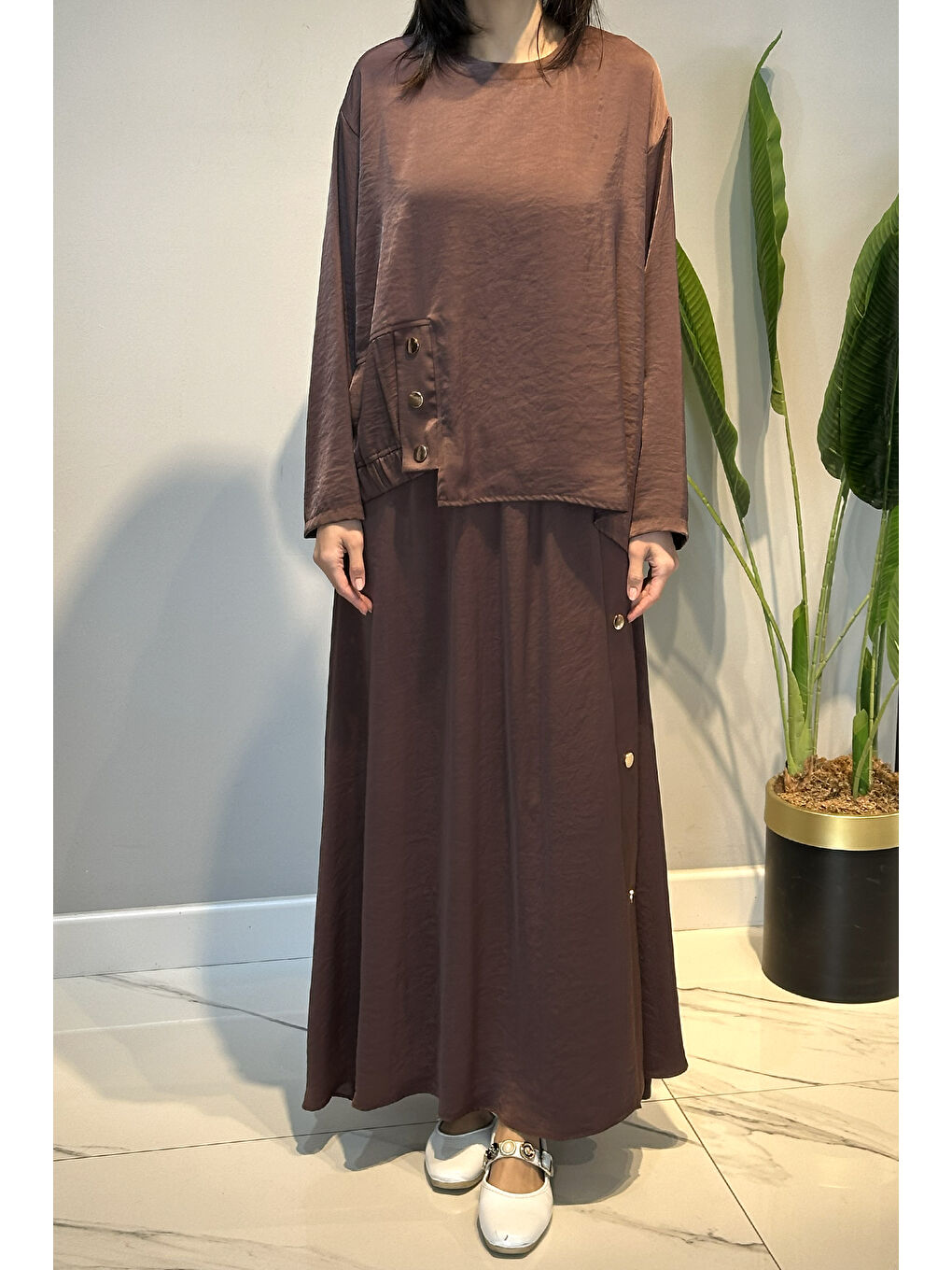 Bluz ve Eteği Çıtçıt Detay Aksesuarlı Saphire Takım 956 Kahverengi-1