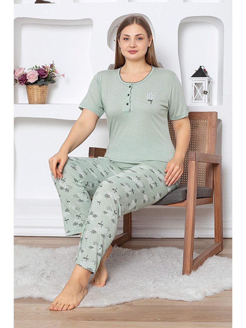 Yeşil Çiçek Desenli Büyük Beden Pijama Takımı-2