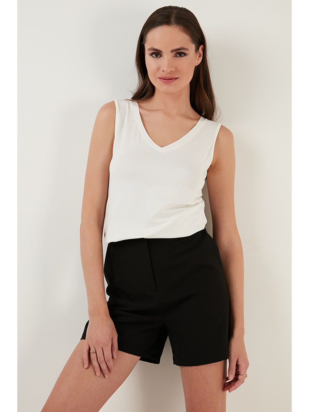 Siyah Slim Fit V Yaka Kalın Askılı 2' li Paket Kadın Bluz 5864384S2-1