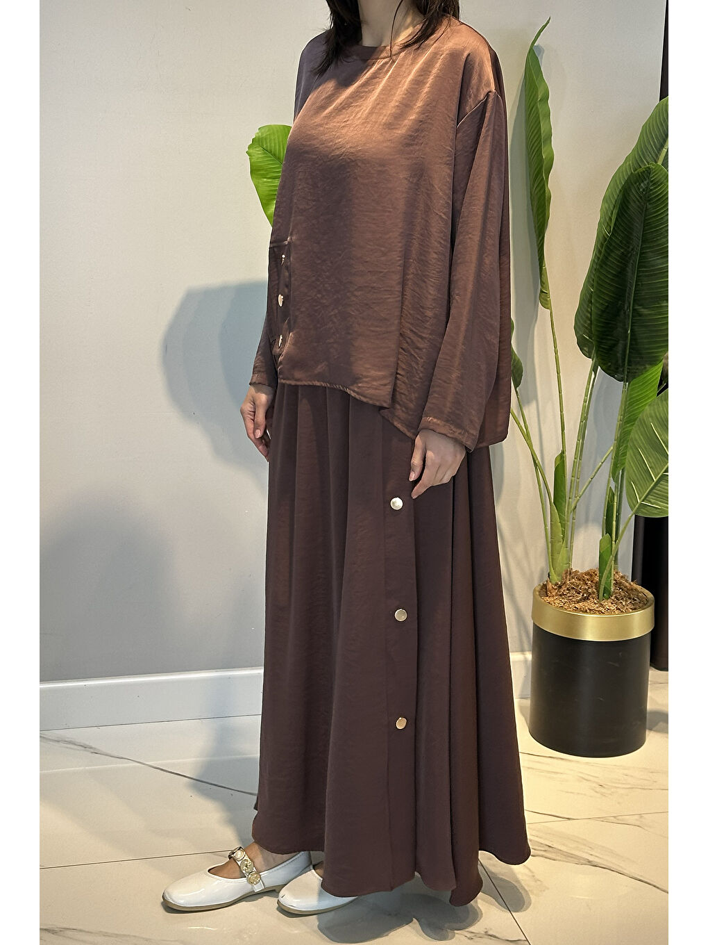 Bluz ve Eteği Çıtçıt Detay Aksesuarlı Saphire Takım 956 Kahverengi-2