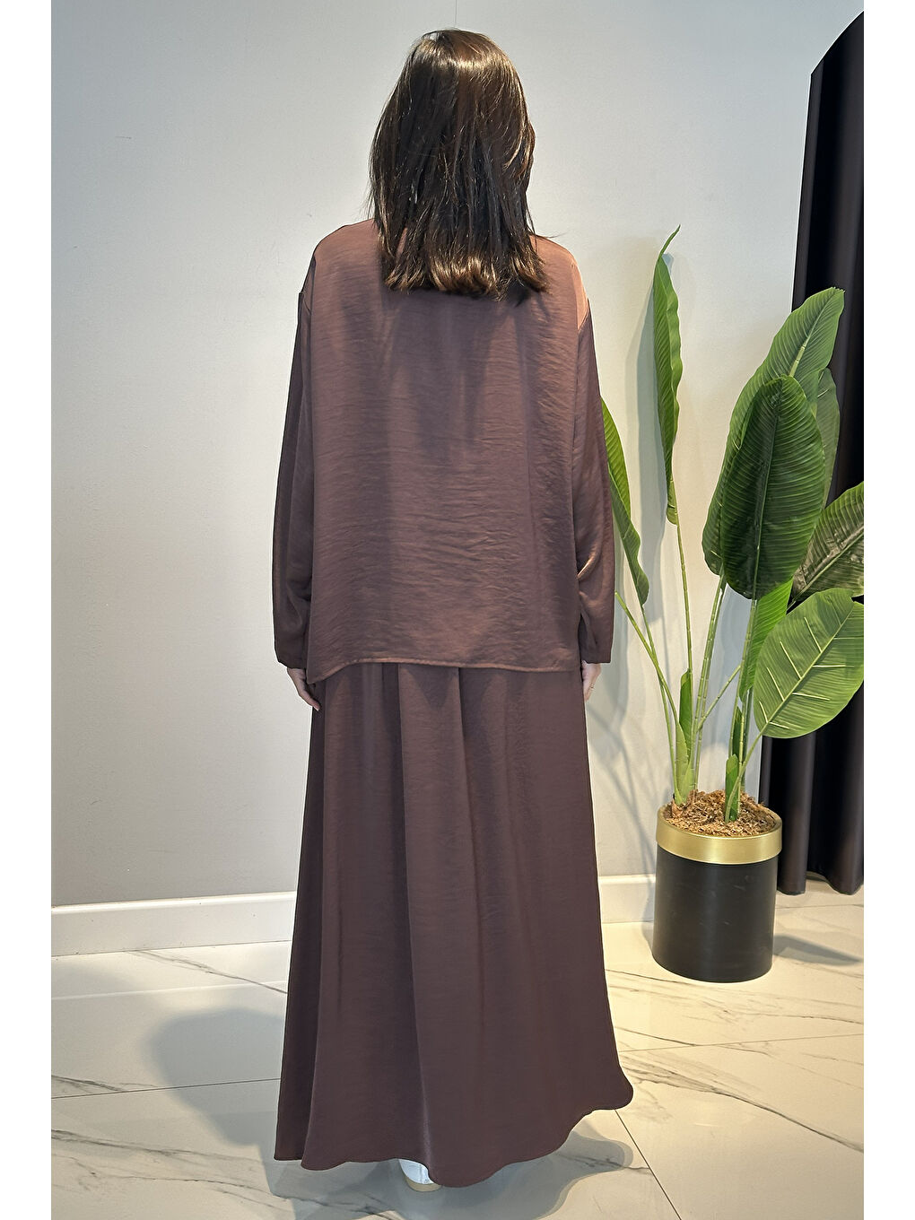 Bluz ve Eteği Çıtçıt Detay Aksesuarlı Saphire Takım 956 Kahverengi-3