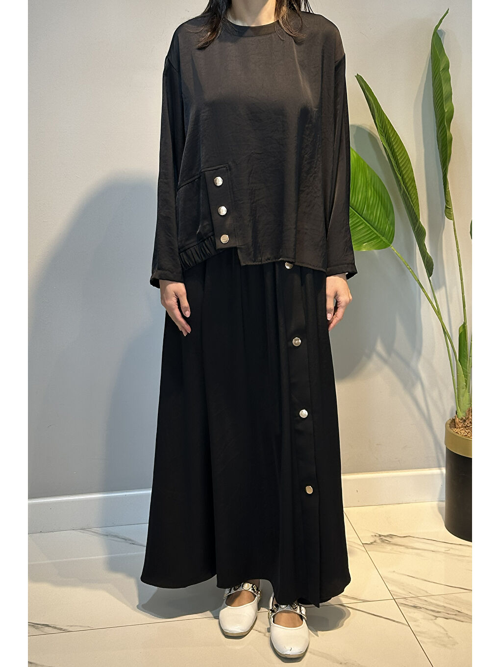 Bluz ve Eteği Çıtçıt Detay Aksesuarlı Saphire Takım 956 Siyah-1