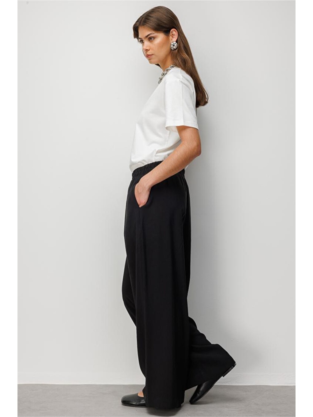 Sıyah Beli Lastikli Modal Dokulu Siyah Pantolon-2