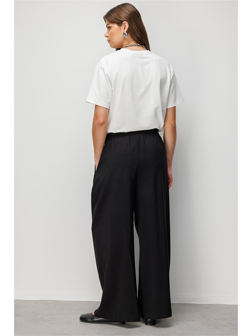Sıyah Beli Lastikli Modal Dokulu Siyah Pantolon-3