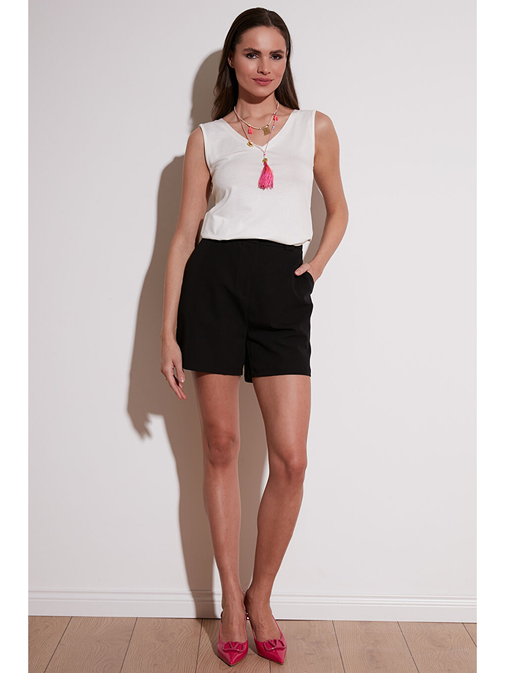 Siyah Slim Fit V Yaka Kalın Askılı 2' li Paket Kadın Bluz 5864384S2-3