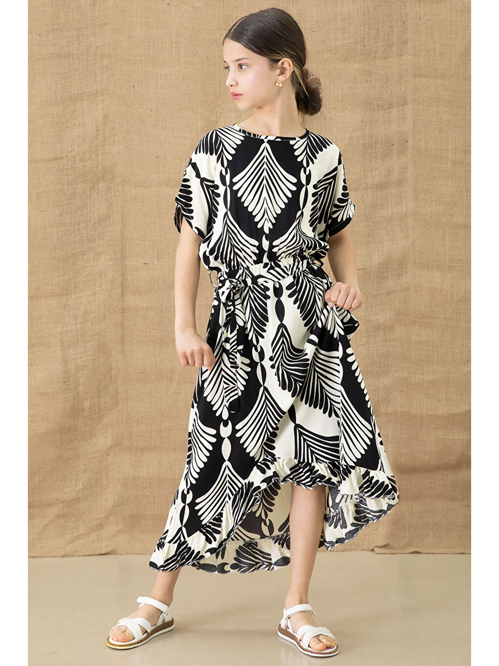 Siyah Yaprak Desenli Fırfırlı Kız Çocuk Kuşaklı Elbise 20766-2