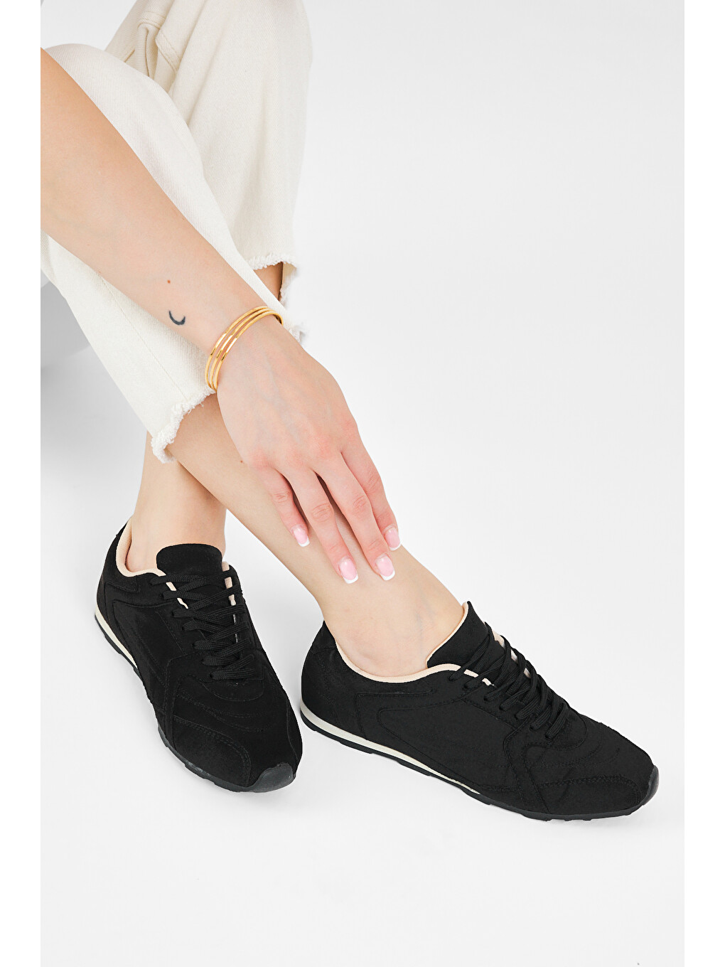 Kadın Siyah Süet Kauçuk Taban Nefes Alabilen Bağcıklı Sneaker-2