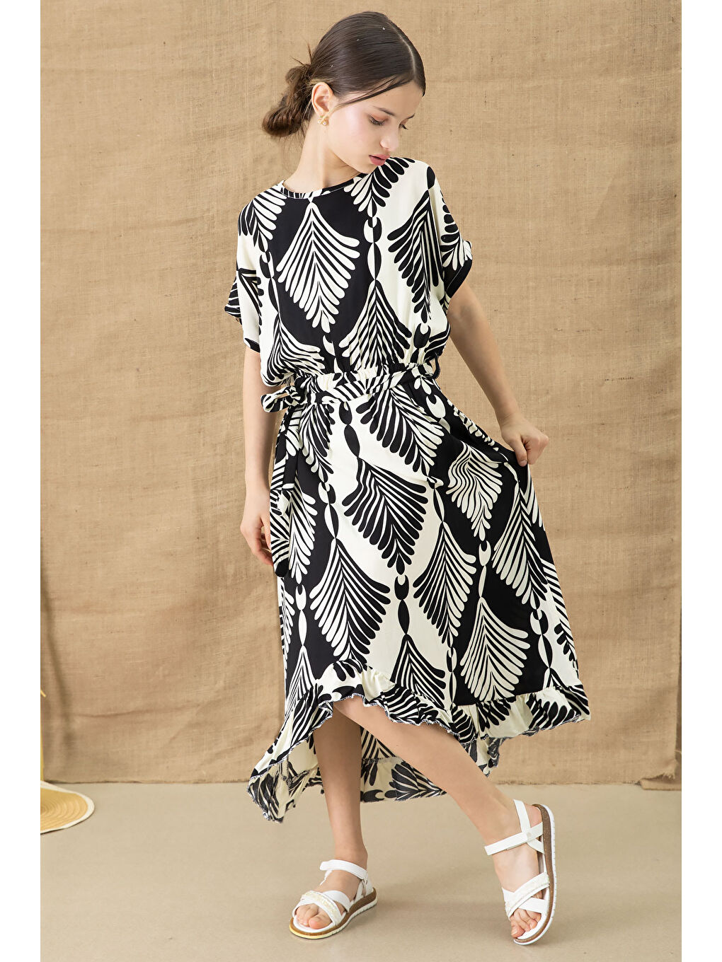 Siyah Yaprak Desenli Fırfırlı Kız Çocuk Kuşaklı Elbise 20766-4