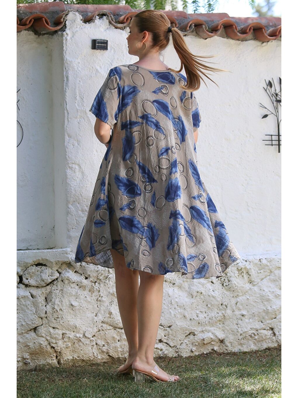 Bej İtalyan Vizon Havuz Yaka Kısa Kol Allover Baskılı Casual Oversize Dokuma Elbise 110 75-7