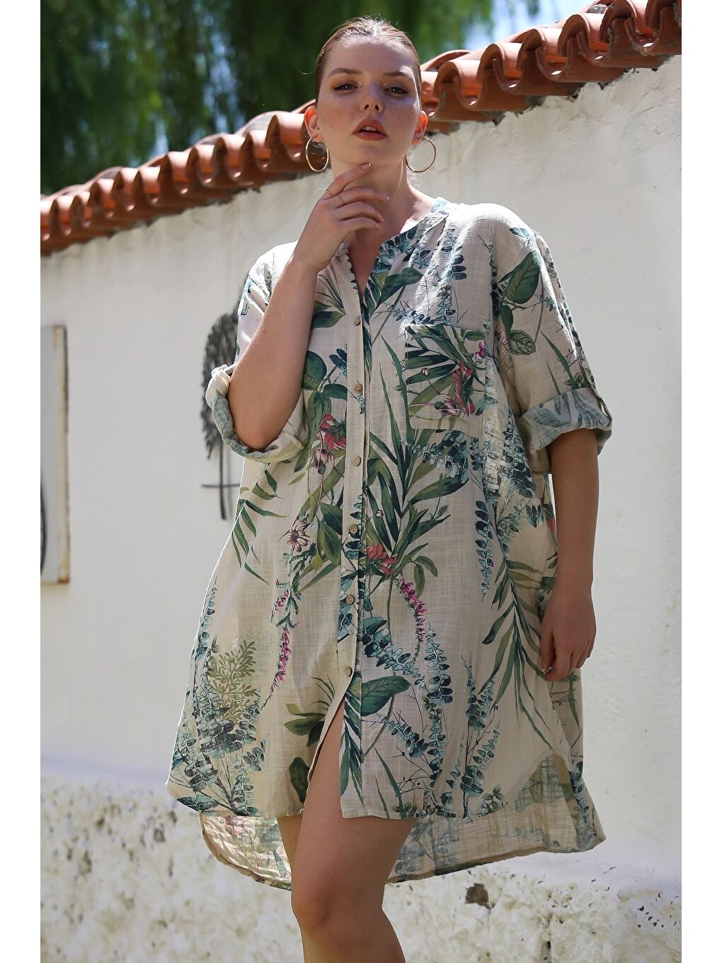 İtalyan Bej Hakim Yaka Düğmeli 3/4 Kol Cepli Allover Baskılı Keten Görünümlü Dokuma Elbise 97 75