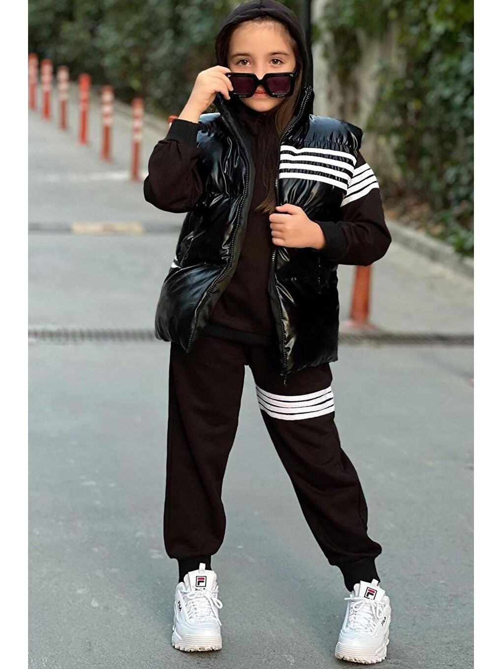 Kız Çocuk Şerit Detaylı Şişme Yelekli 3lü Siyah Eşofman Takım-5