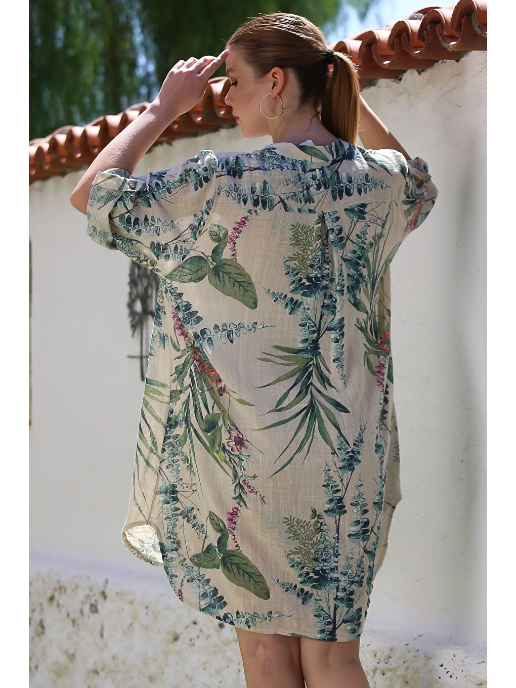 İtalyan Bej Hakim Yaka Düğmeli 3/4 Kol Cepli Allover Baskılı Keten Görünümlü Dokuma Elbise 97 75-1