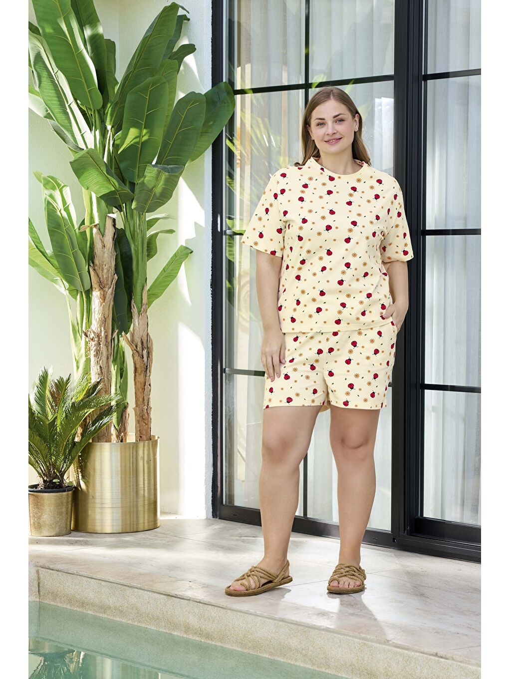 Sarı Kadın Kısa Kol Bisiklet Yaka Battal Boy Şortlu Pijama Takım