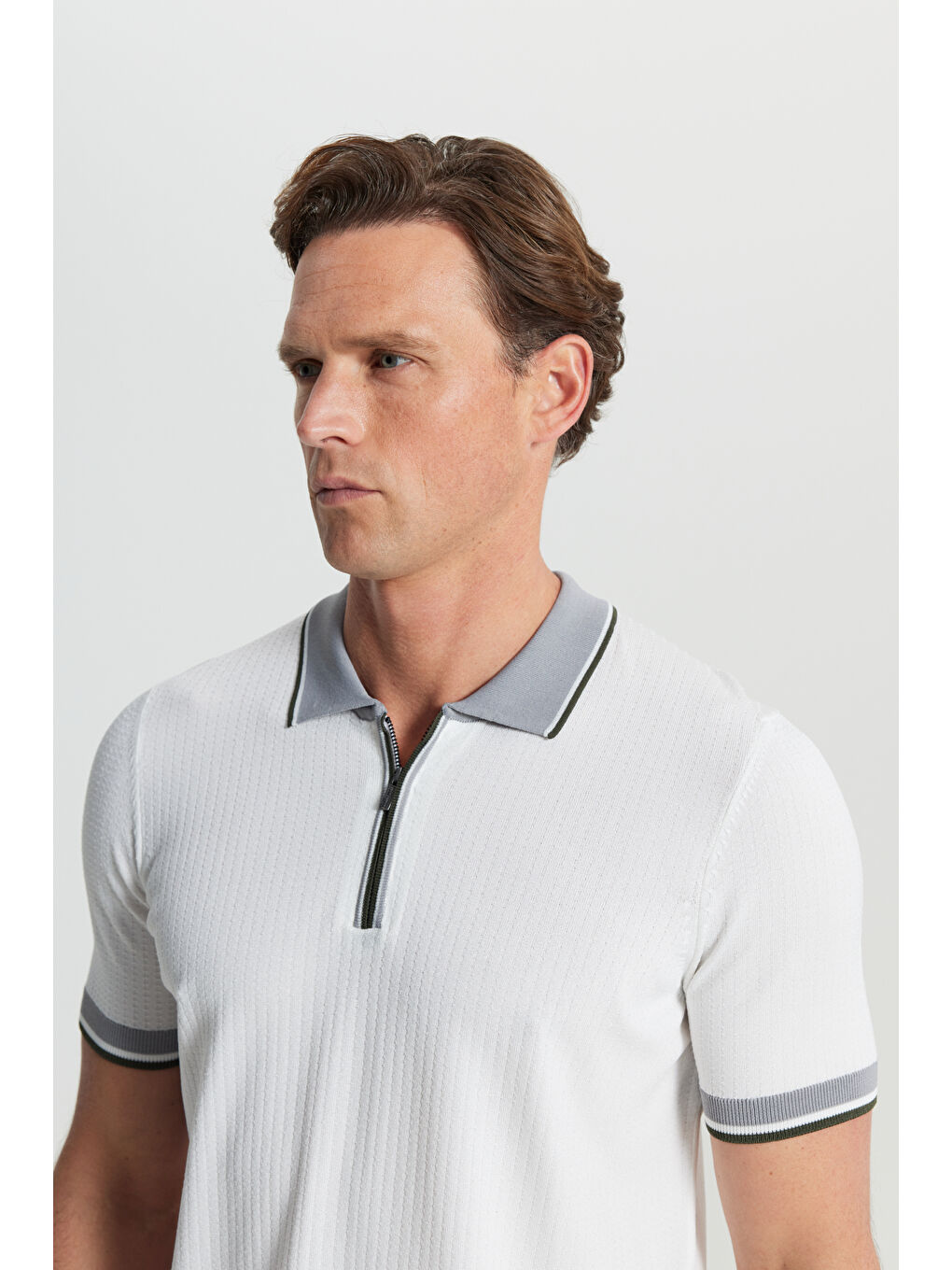 Erkek Ekru Standart Fit Normal Kesim Polo Yaka Armürlü Triko Tişört-3