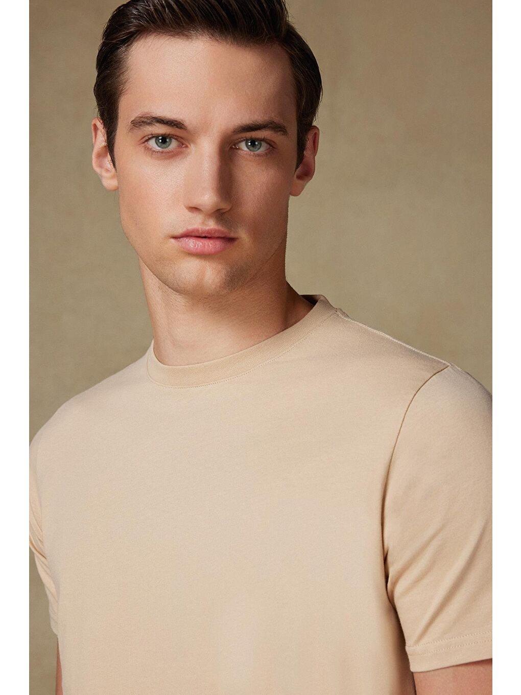 Easy Penye Pamuklu Comfort Fit Bej Bisiklet Yaka Erkek Düz %100 Pamuk Tişört-1
