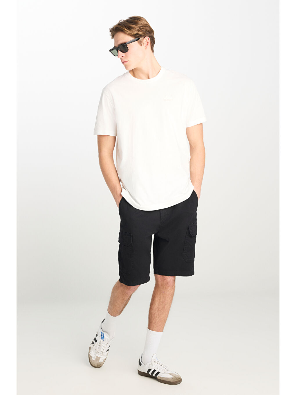 Regular Fit Normal Kesim Normal Bel Siyah Şort-1