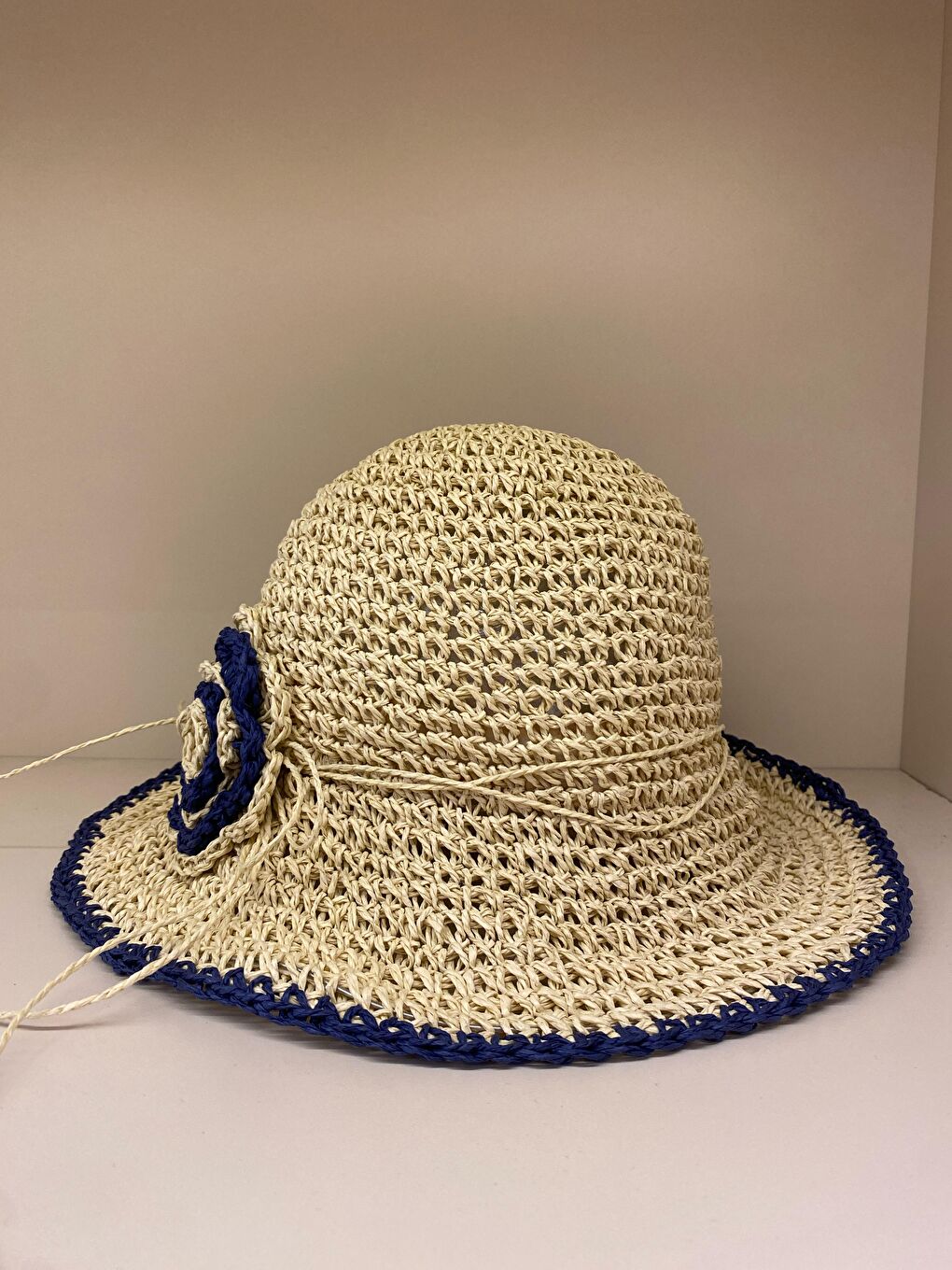 Bej Doğal El Örgüsü Hasır Şapka  Lacivert Şeritli Plaj ve Açık Hava İçin Güneş Koruyucu HSR2095-1