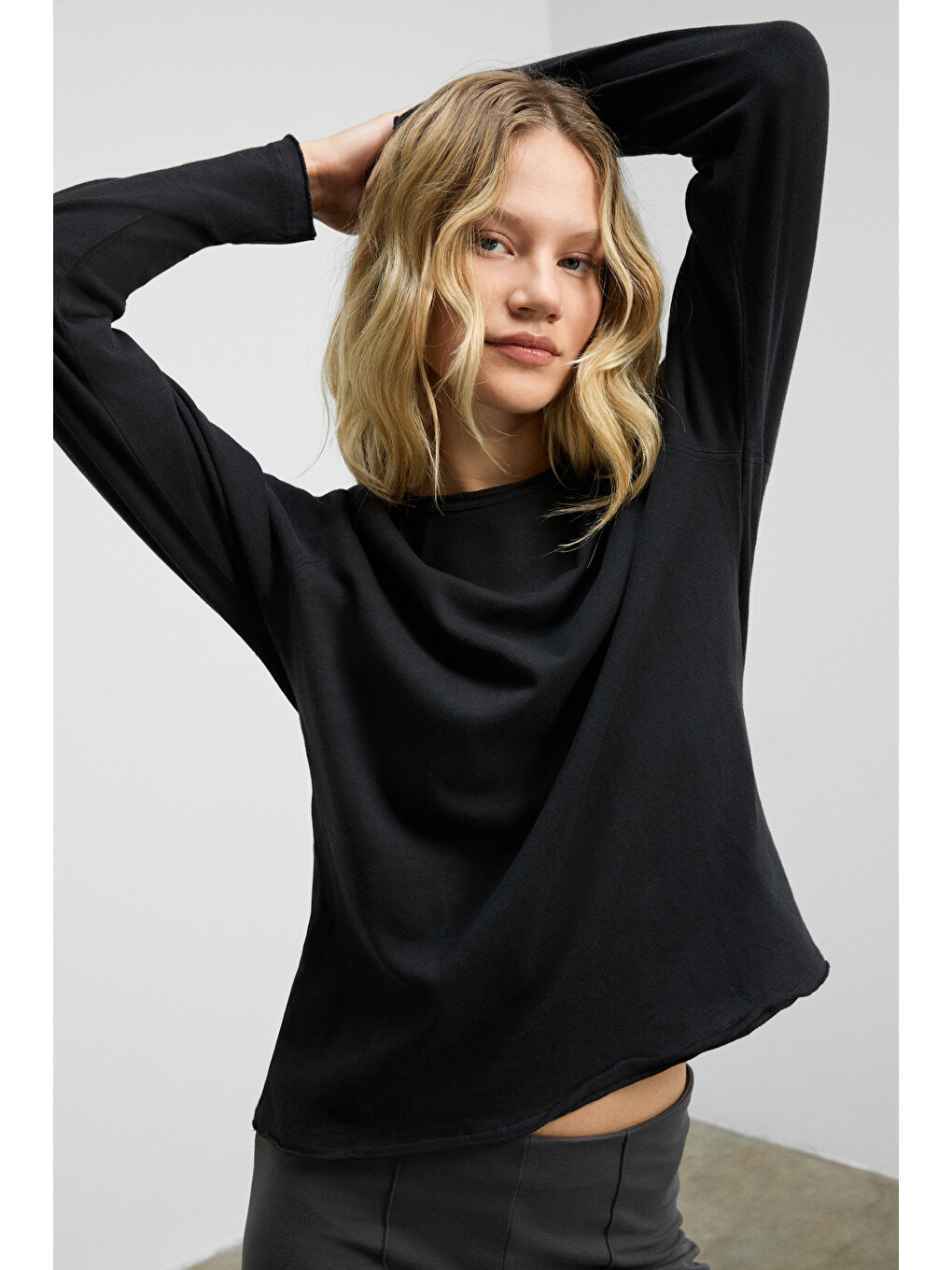 Antrasit KISSORA Kadın Organik Pamuklu Yuvarlak Yaka Reglan Kol Uzun Kollu Relax Fit ANTRASİT Bluz-4