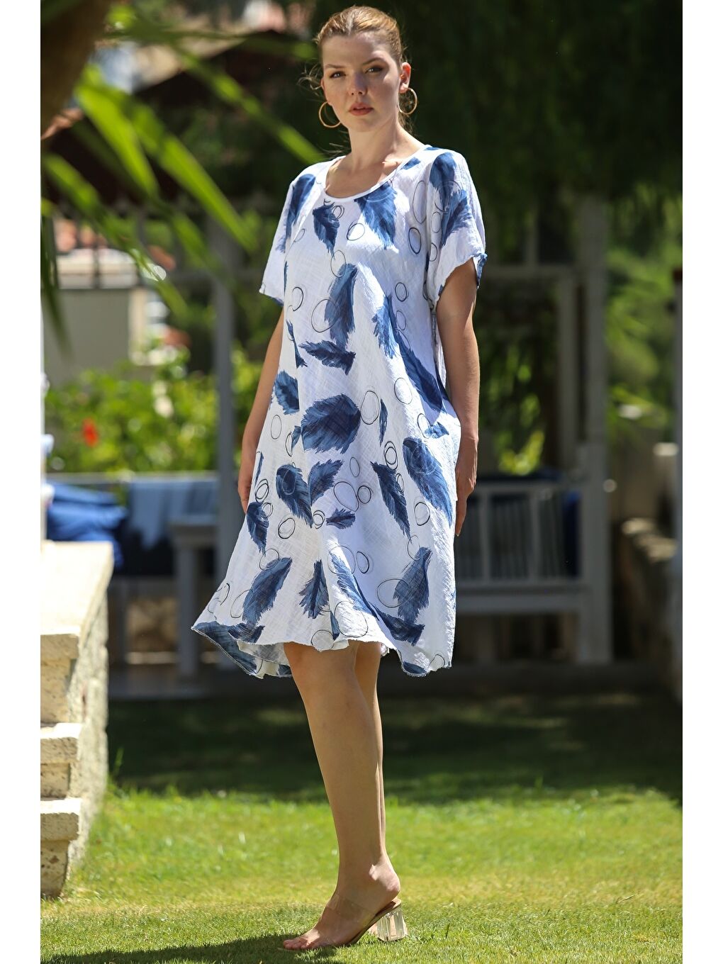 İtalyan Beyaz Havuz Yaka Kısa Kol Allover Baskılı Casual Oversize Dokuma Elbise 110 75-7