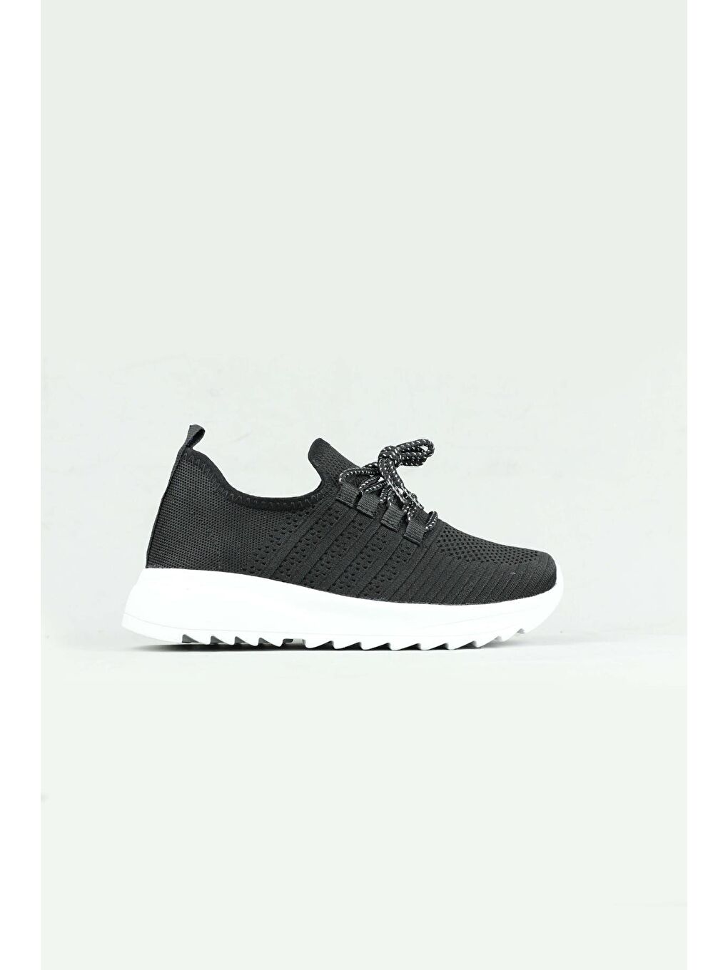 Siyah Lommax 2302 Bağcıklı Spor Sneaker Yürüyüş Ayakkabısı Kadın