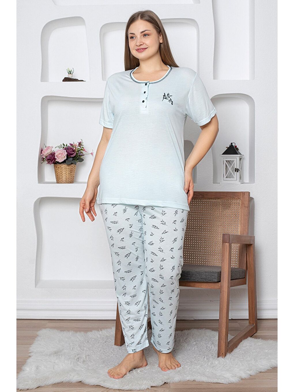 Mavi Çiçek Desenli Büyük Beden Pijama Takımı