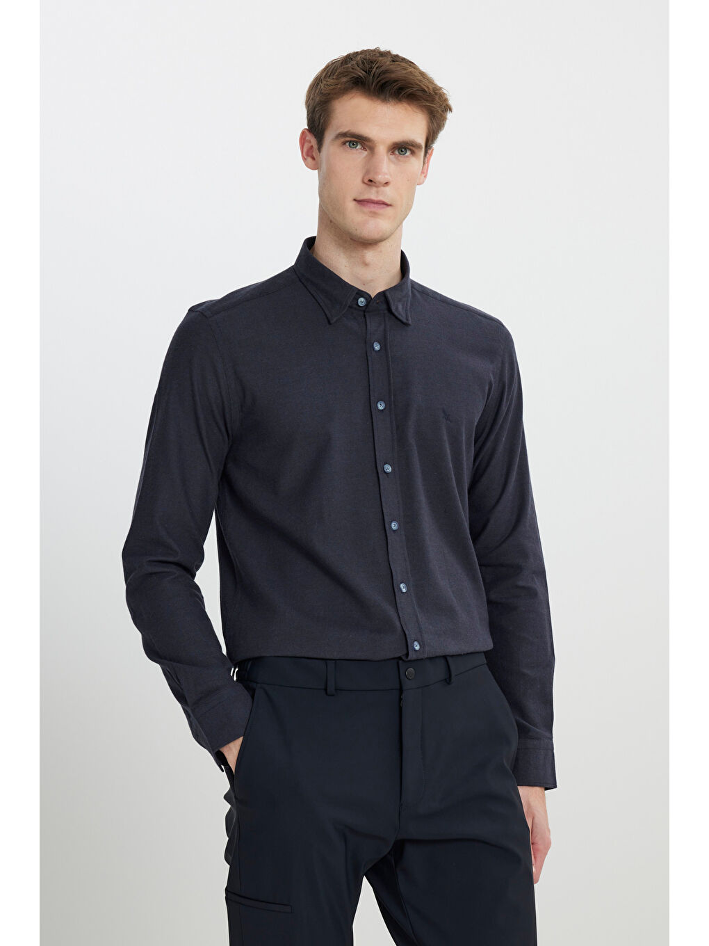 Erkek Lacivert %100 Pamuk Flanel Slim Fit Dar Kesim Gizli Düğmeli Yaka Gömlek