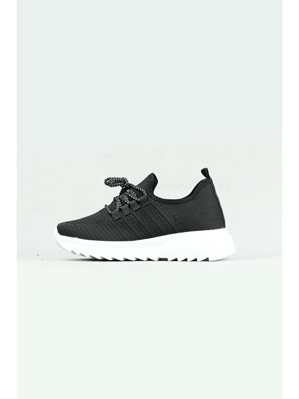 Siyah Lommax 2302 Bağcıklı Spor Sneaker Yürüyüş Ayakkabısı Kadın-1