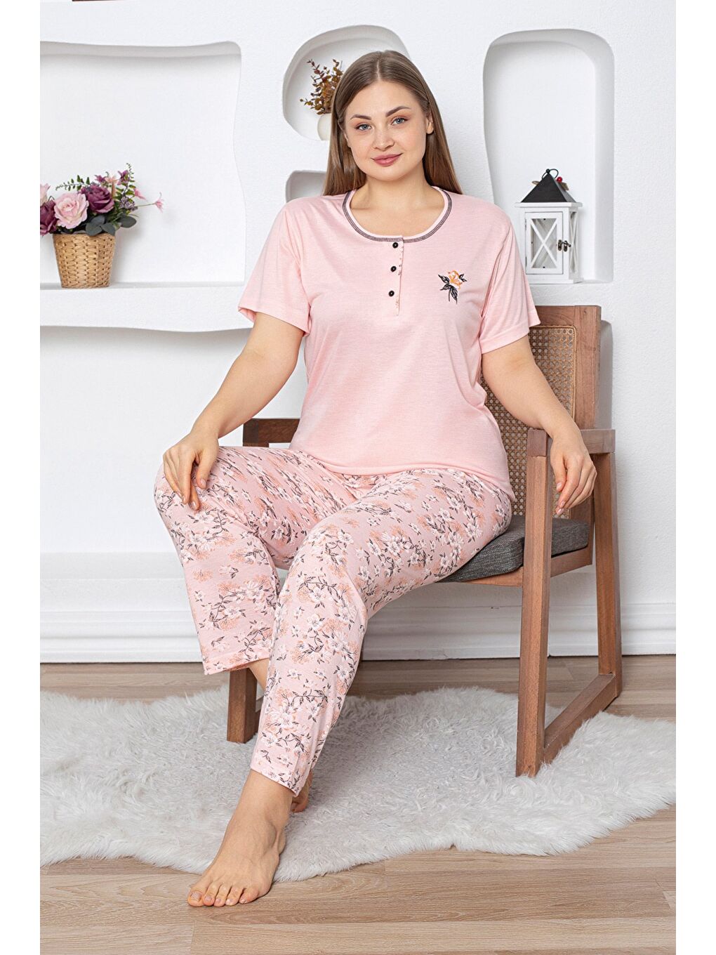 Pembe Çiçek Desenli Büyük Beden Pijama Takımı