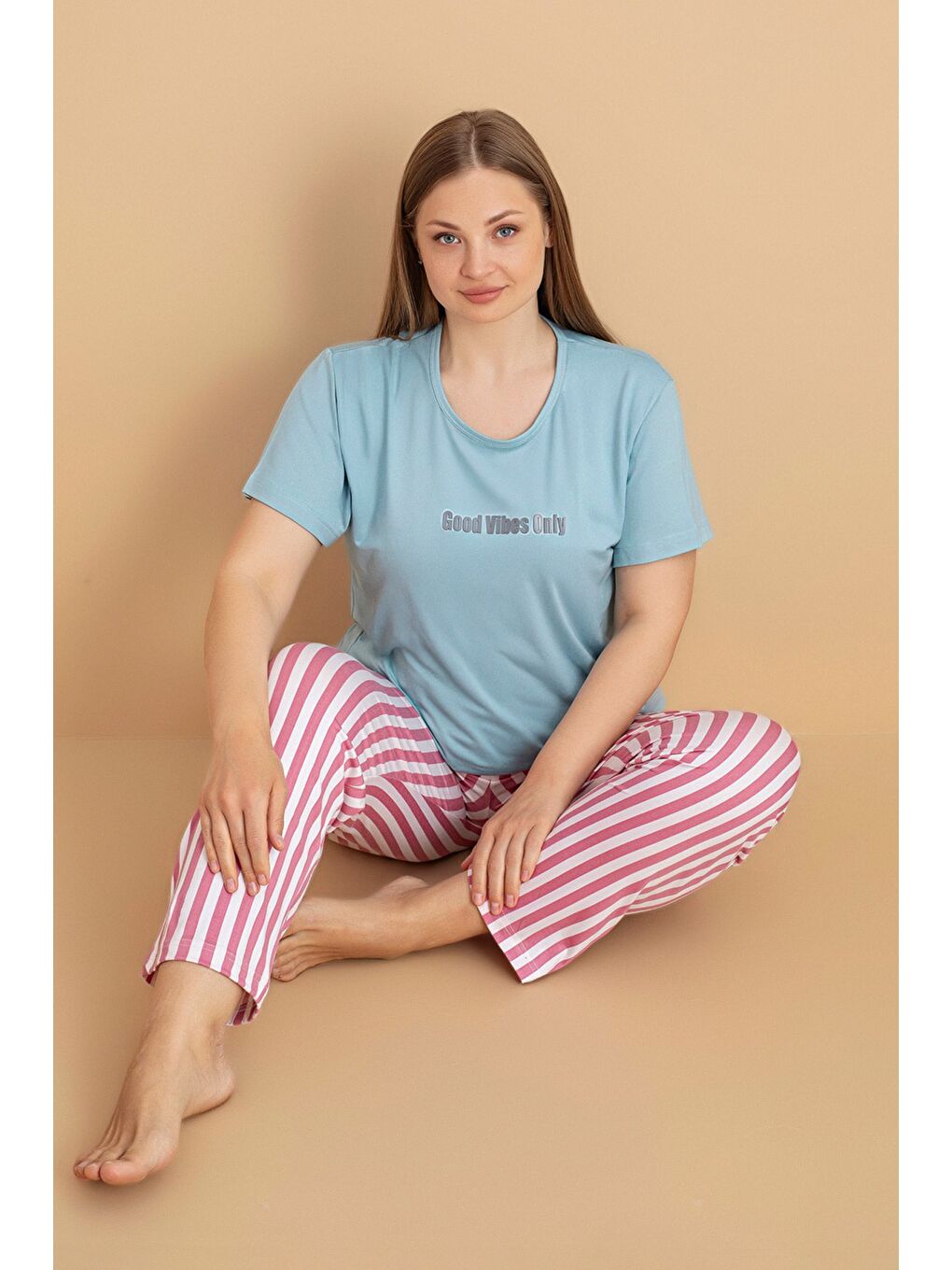 Mavi Çiçek Desenli Büyük Beden Pijama Takımı