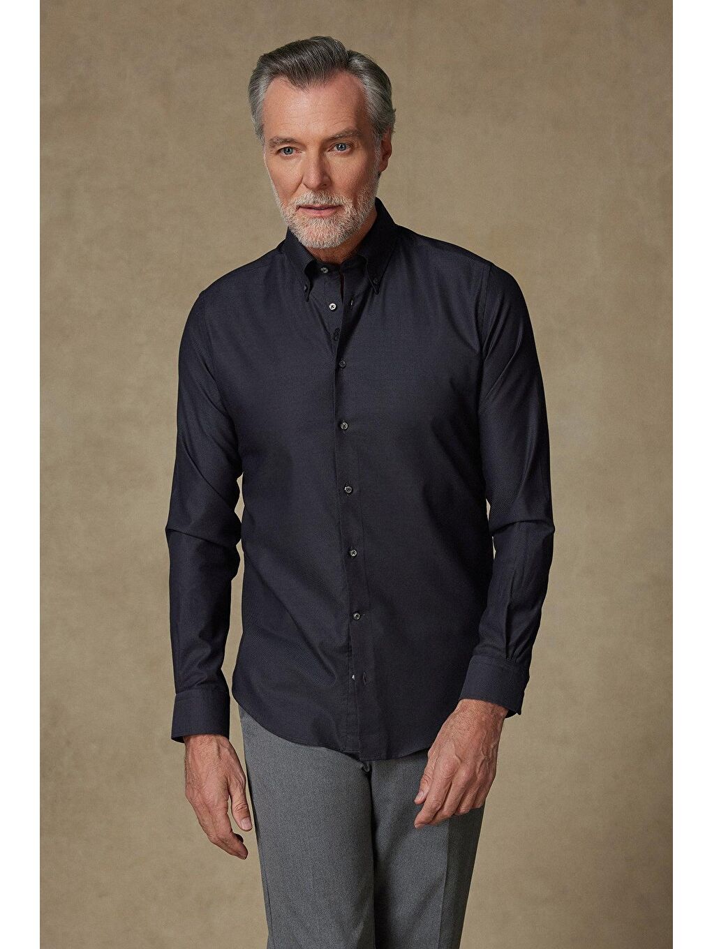 Carlo Royal Oxford Pamuklu Slim Fit Siyah Düğmeli Yaka Erkek Düz %100 Pamuk Gömlek