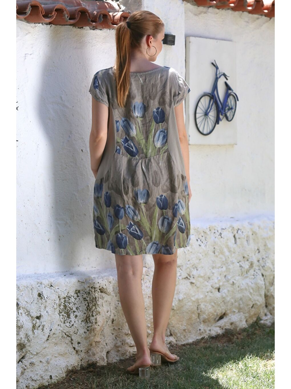 Bej İtalyan Vizon Kayık Yaka Düşük Kol Çiçekli Gizli Cepli Casual Keten Dokuma Elbise 100 65-1