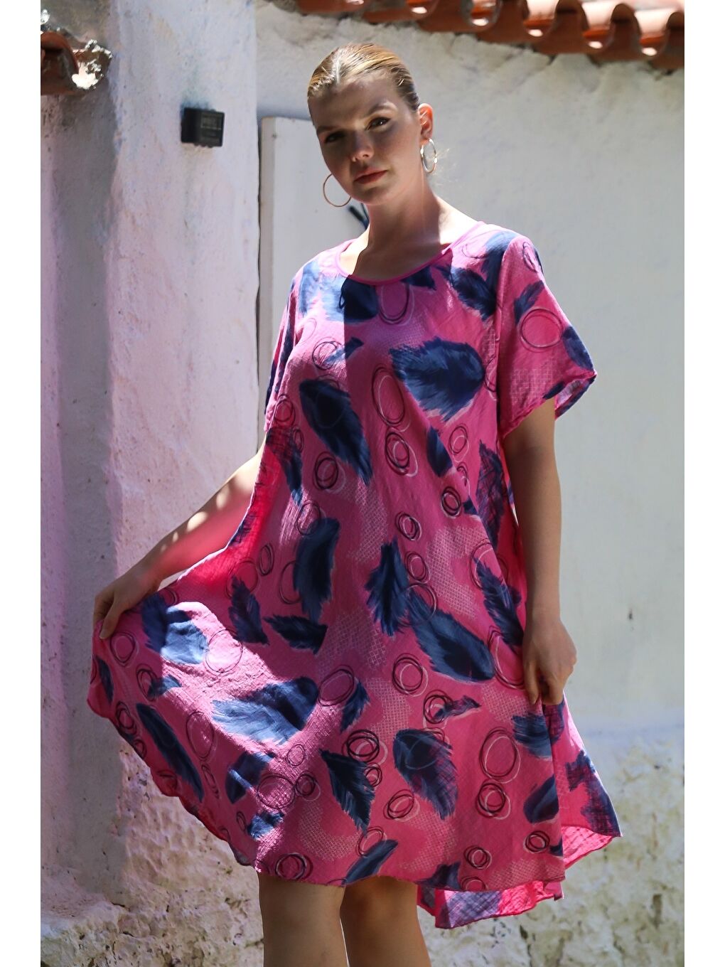 İtalyan Fuşya Havuz Yaka Kısa Kol Allover Baskılı Casual Oversize Dokuma Elbise 110 75