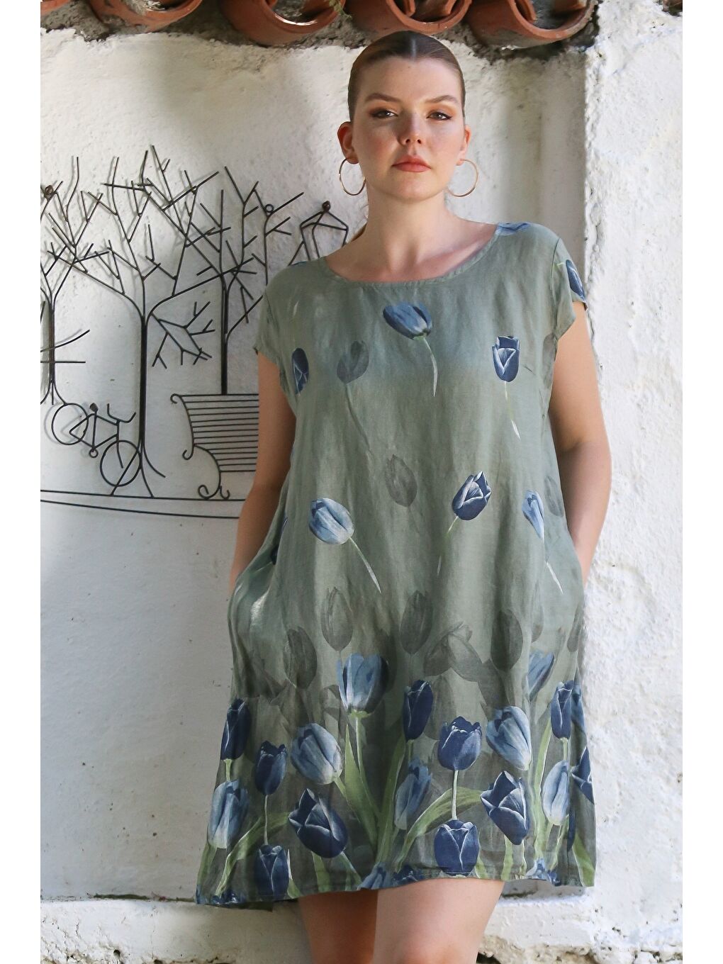 İtalyan Haki Kayık Yaka Düşük Kol Çiçekli Gizli Cepli Casual Keten Dokuma Elbise 100 65