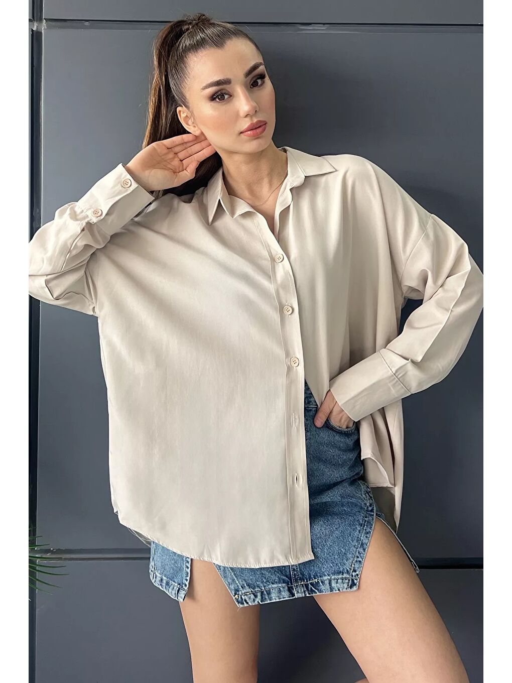 Bej Uzun Kol Kadın Oversize Tarz Gömlek