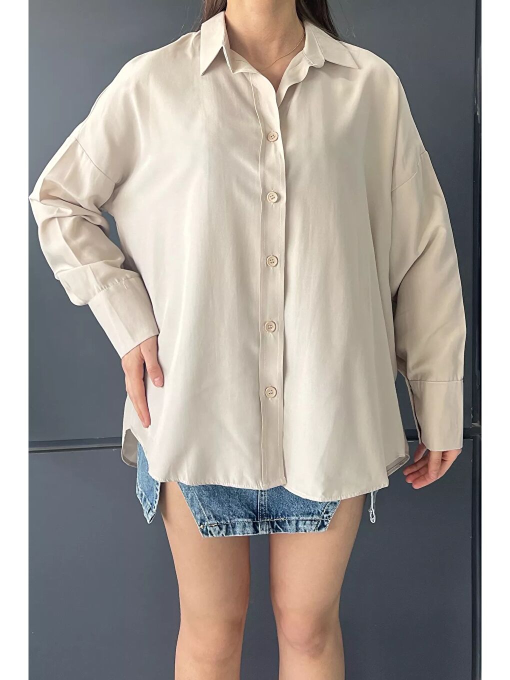 Bej Uzun Kol Kadın Oversize Tarz Gömlek-1