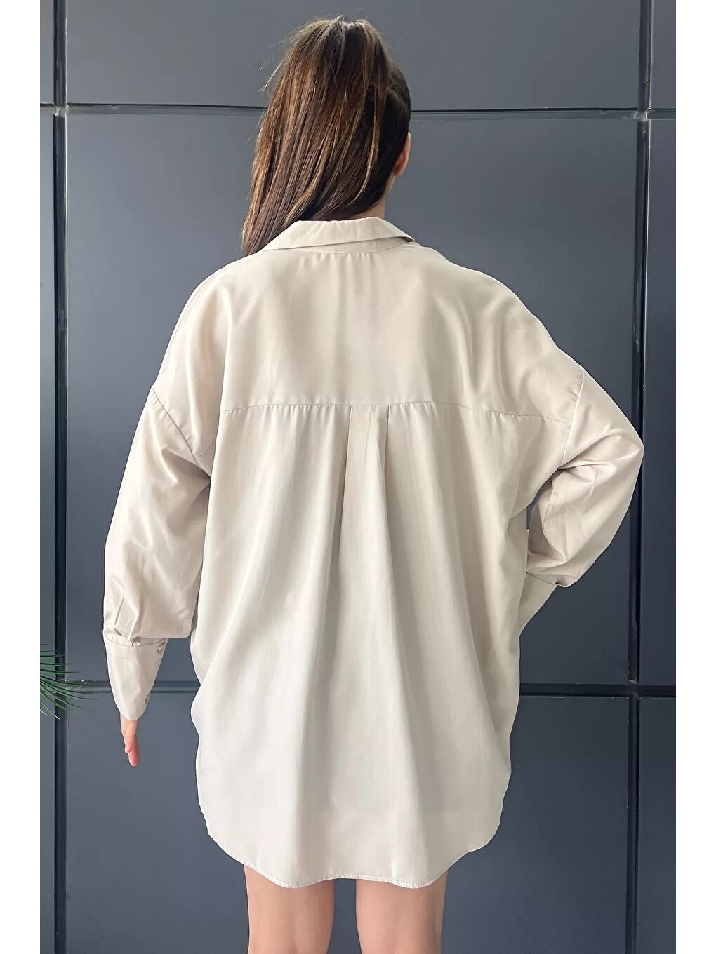 Bej Uzun Kol Kadın Oversize Tarz Gömlek-2