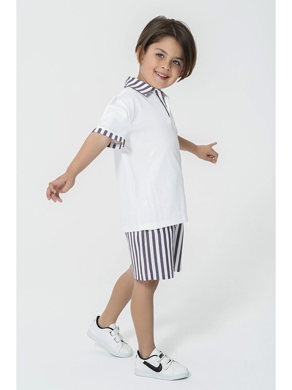 Siyah Gömlek Yaka Çapa Nakışlı Alt Üst Takım