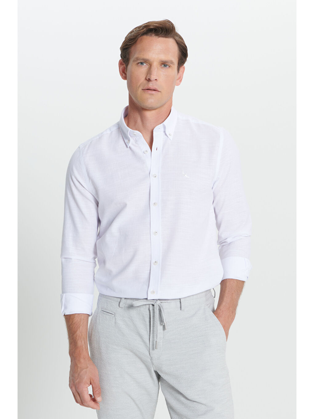 Erkek Beyaz %100 Pamuk Slim Fit Dar Kesim Düğmeli Yaka Çizgili Flamlı Gömlek