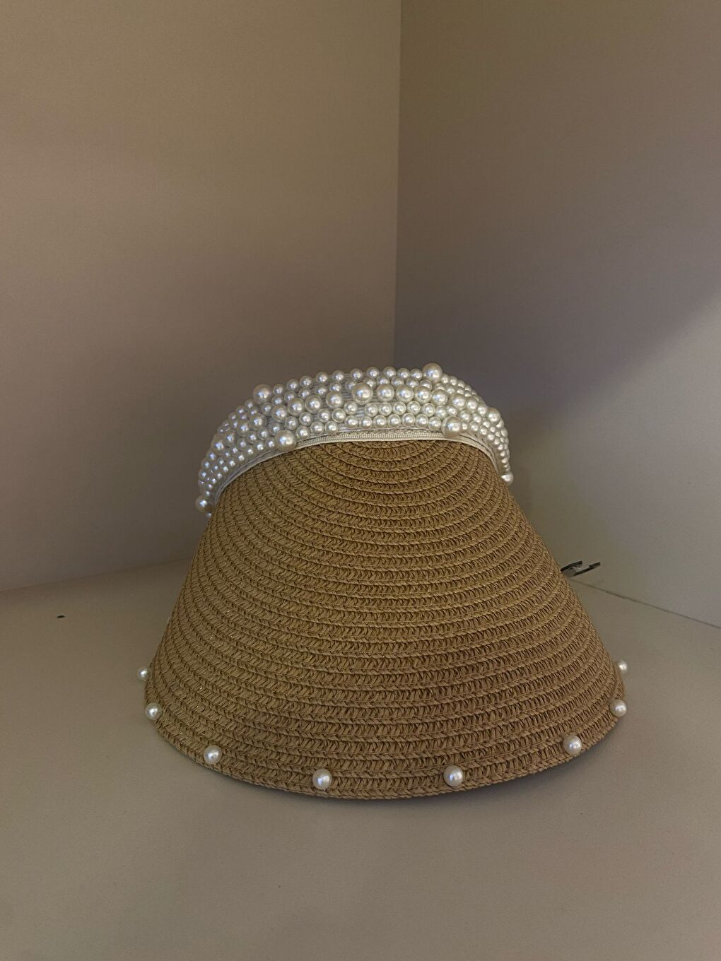 Kahverengi Camel İnci Detaylı Hasır Vizör Şapka Oval Tasarım Yaz Aksesuarı HSR2086