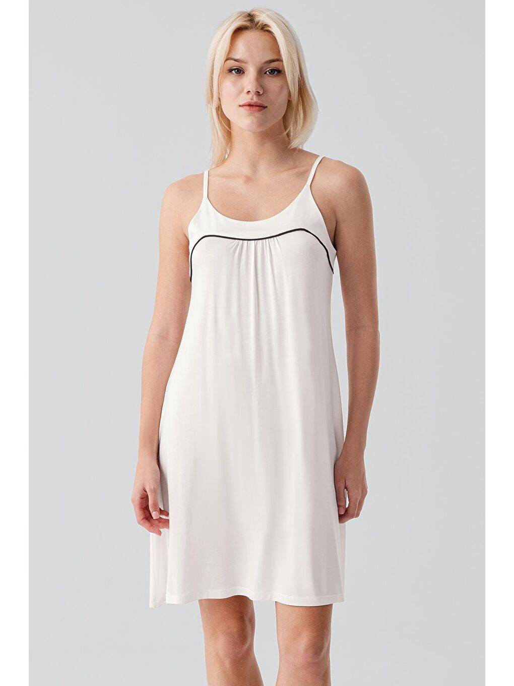 Ekru Askılı Biyeli Kısa Elastanlı Esnek Viskoz Sabahlık Gecelik Takım 19415-1