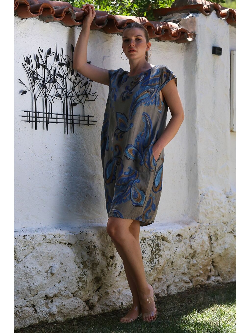 Bej İtalyan Vizon Kayık Yaka Düşük Kol Şal Desenli Gizli Cepli Casual Keten Dokuma Elbise 100 65-3