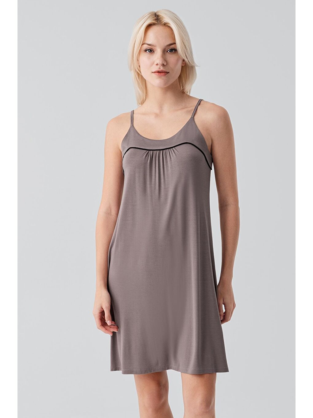 Bej Askılı Biyeli Kısa Elastanlı Esnek Viskoz Sabahlık Gecelik Takım 19415-1