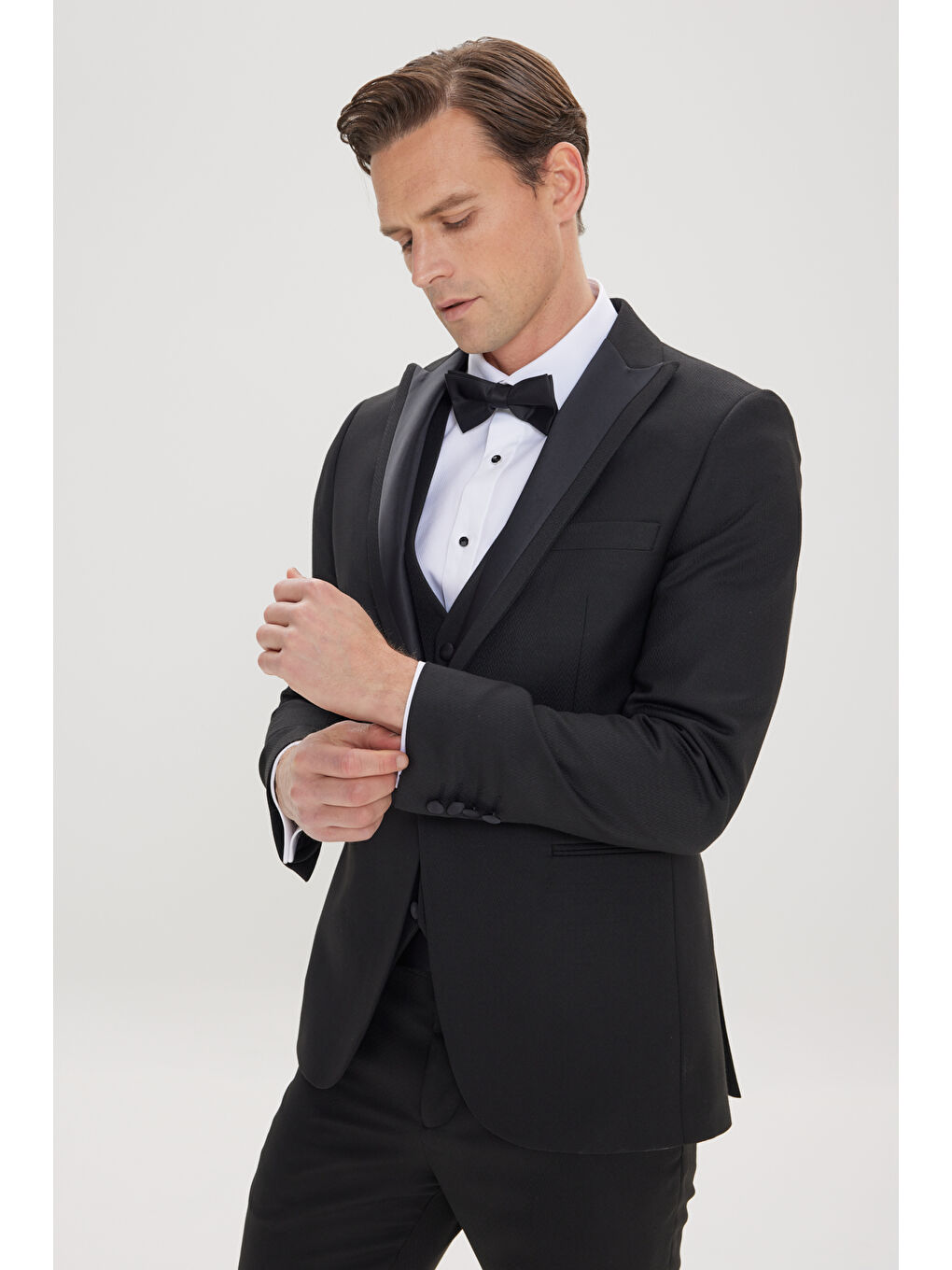 Erkek Siyah Slim Fit Dar Kesim Kırlangıç Yaka Balıksırtı Desenli Yelekli Smokin Takım-2