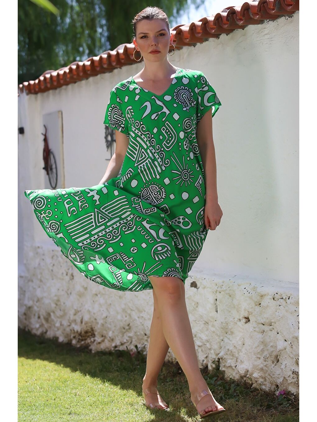 İtalyan Yeşil V Yaka Düşük Kol Allover Baskılı Casual Oversize Dokuma Elbise 120 68-4