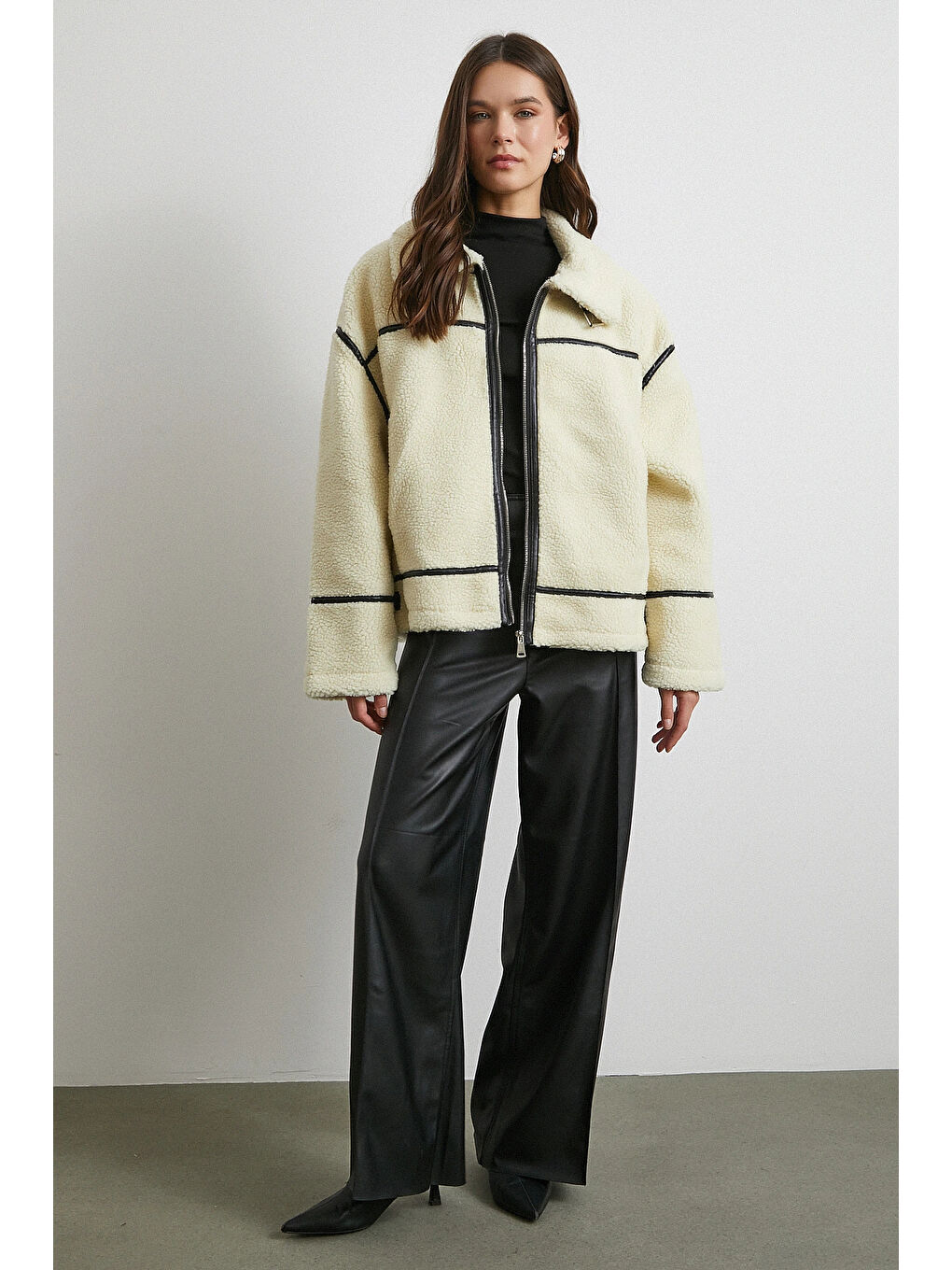 Ekru Ters Detay Lamine Biker Ceket Krem-1