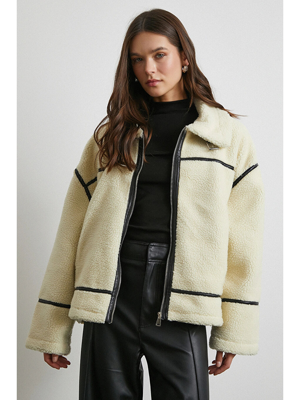 Ekru Ters Detay Lamine Biker Ceket Krem-2