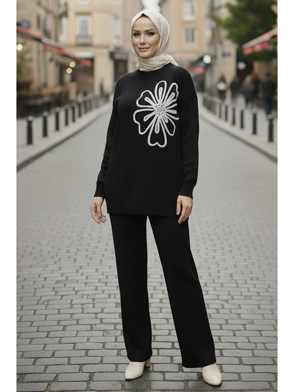 Çiçek Nakışlı İkili Triko Takım Siyah - 28062-SIYAH-1