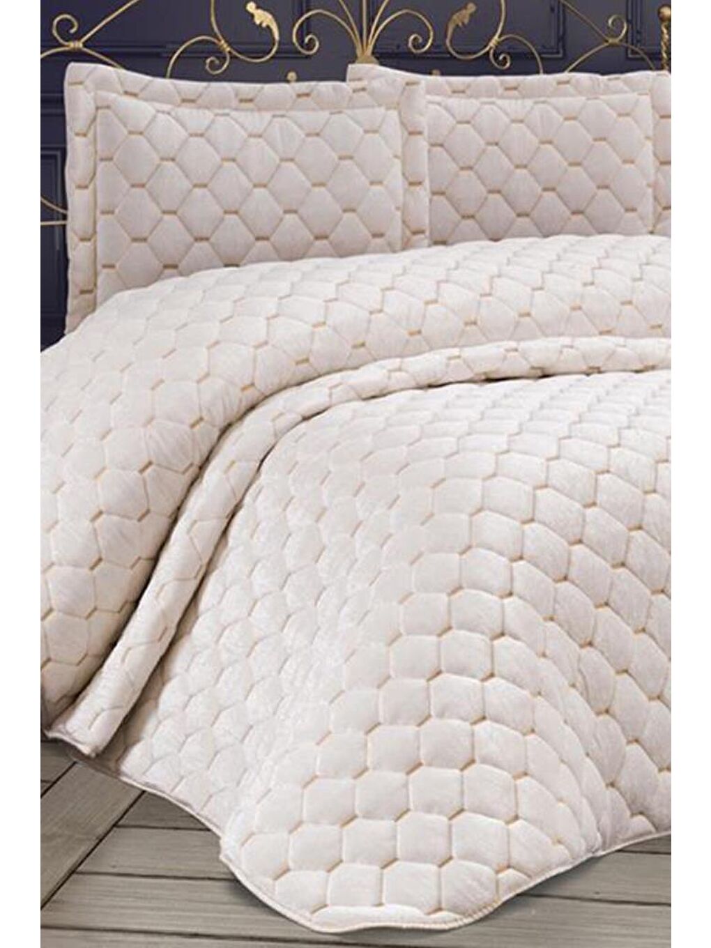 Ekru Lima Kadife Dolgulu Çift Kişilik Yatak Örtüsü Krem