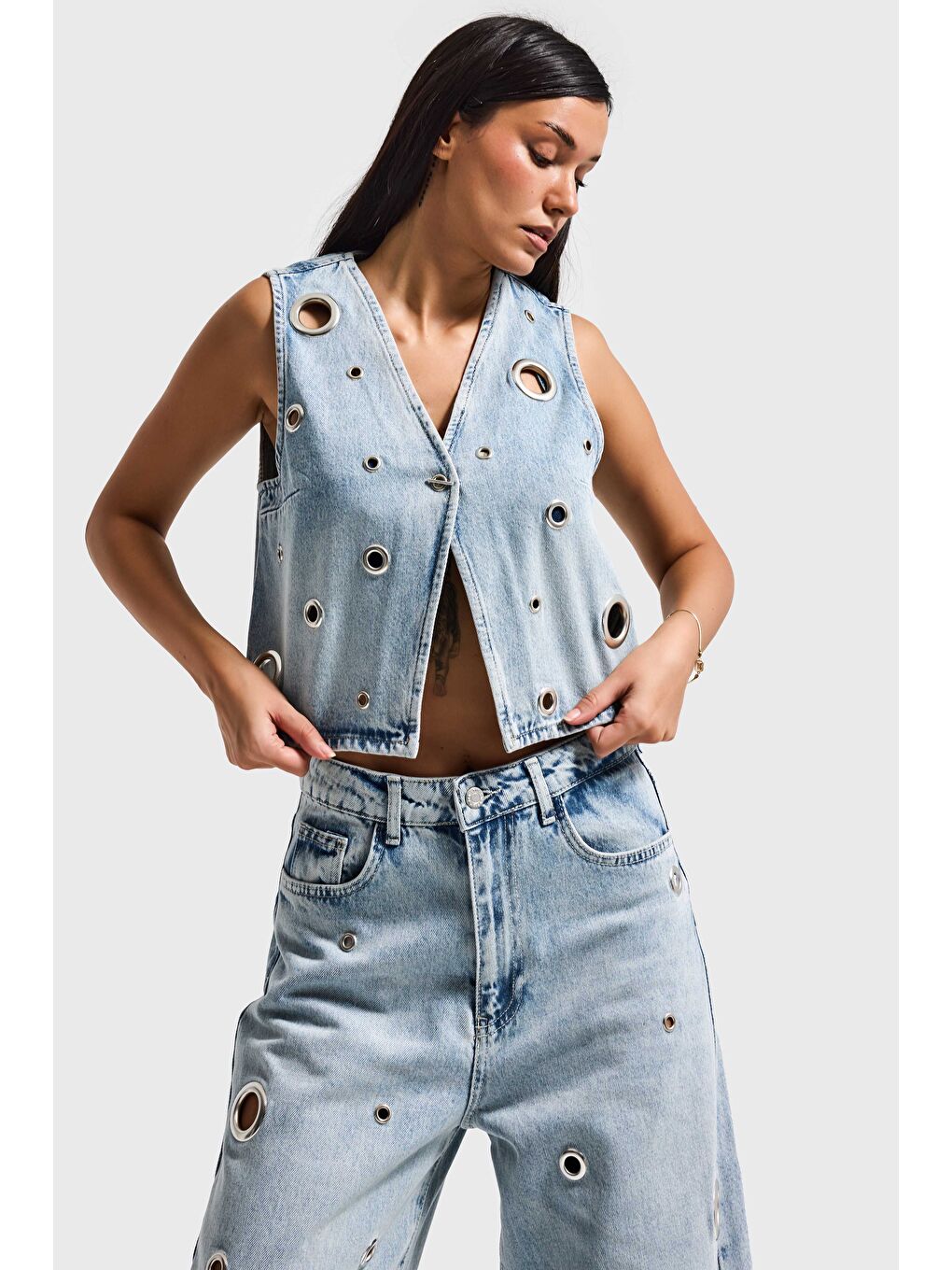 Mavi Kadın Jean Rengi 4s6-65 Rahat Kesim Kuş Gözü Detaylı Tasarım Sıfır Kol Denim Yelek-1